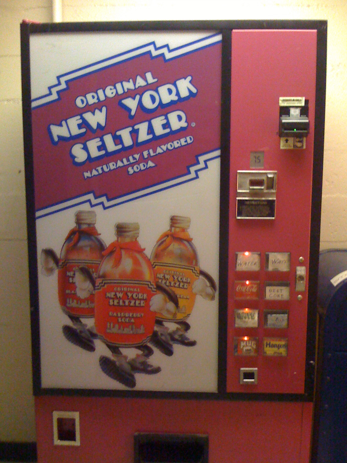 Original New York Seltzer: The Sparkling Water That Sparkled Too Bright (image credits: originally posted to Flickr as IMG_2225, CC BY-SA 2.0, https://commons.wikimedia.org/w/index.php?curid=7832943)