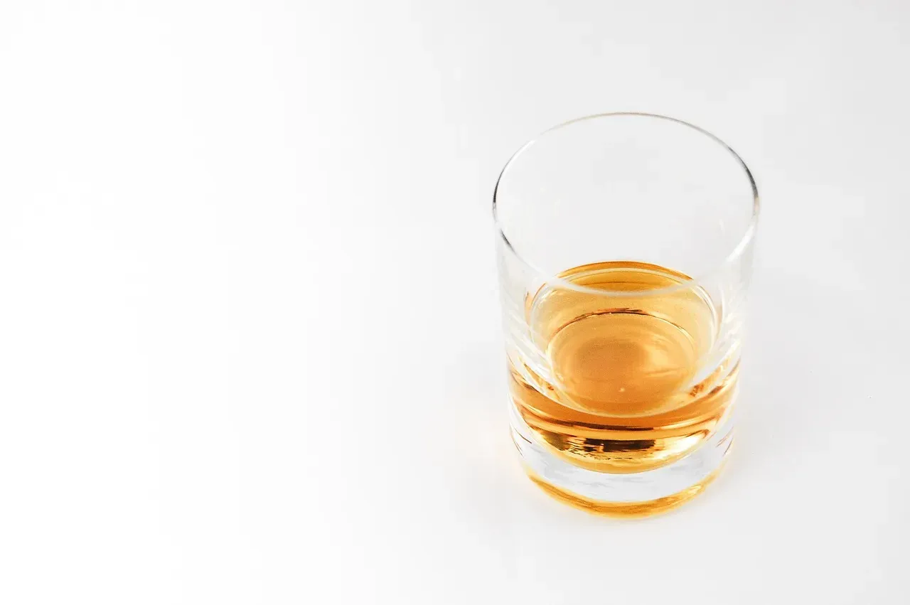 Classic Orders Like Whiskey Neat Communicate Control (Image Credits: Pixabay)