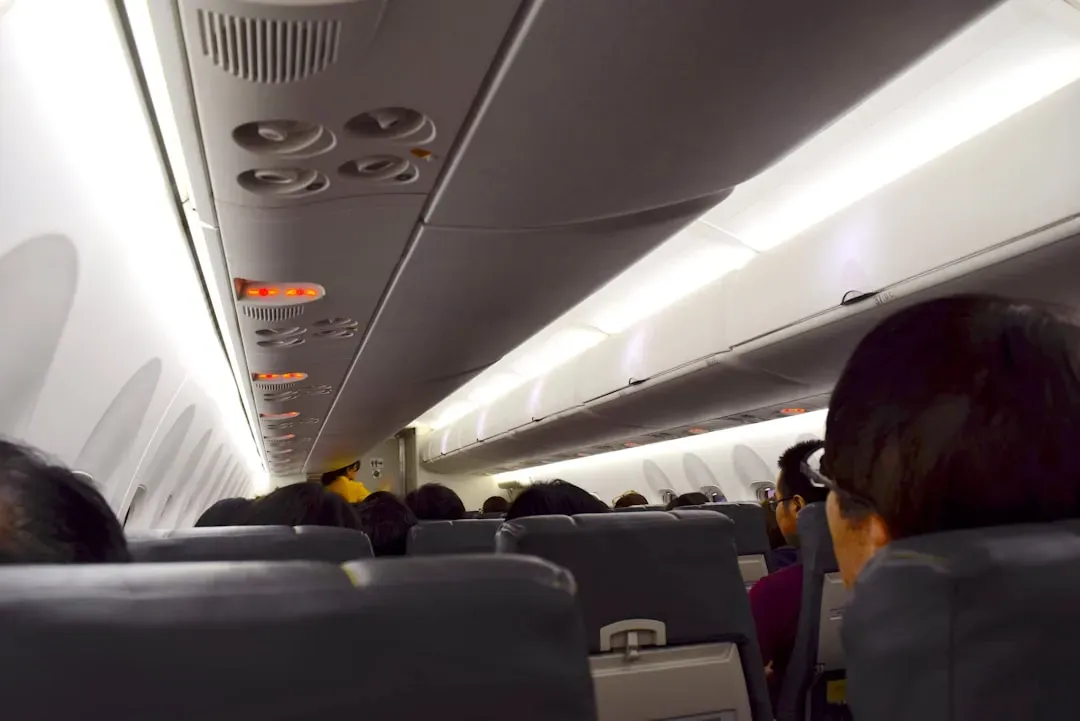 A Flight Attendant Reveals 8 Food Habits That Make Travelers More ...