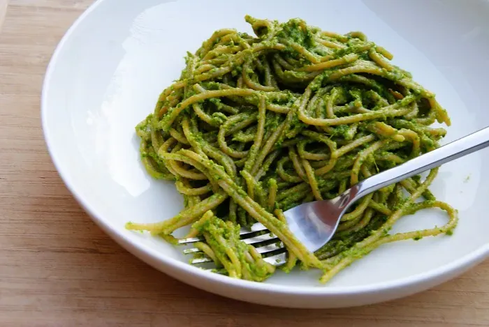Blend Wilting Greens Into Pesto or Sauces (Foodmoods, Flickr, CC BY 2.0)