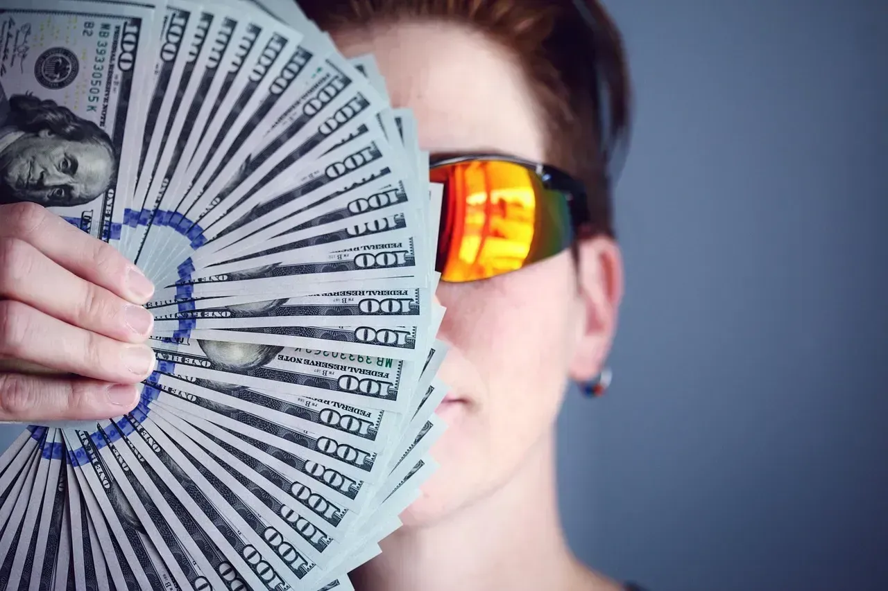 Why Financial Experts Are Alarmed (Image Credits: Pixabay)