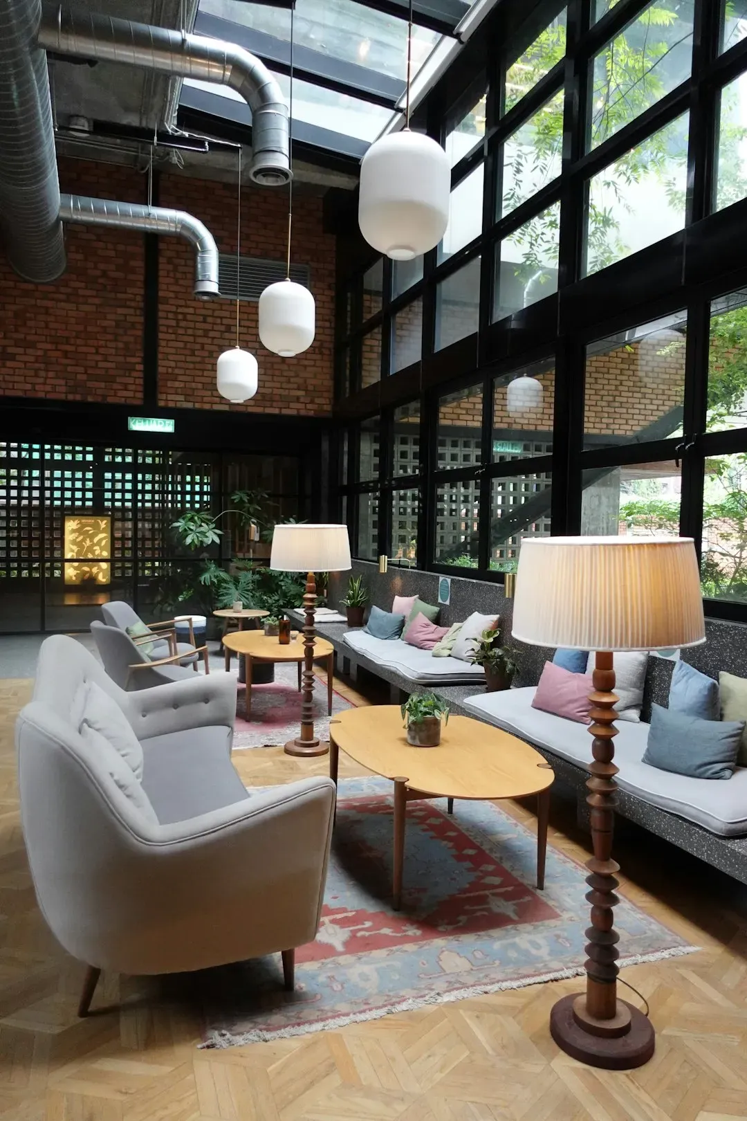 6. Requesting Late Checkout at the Very Last Minute (Image Credits: Unsplash)