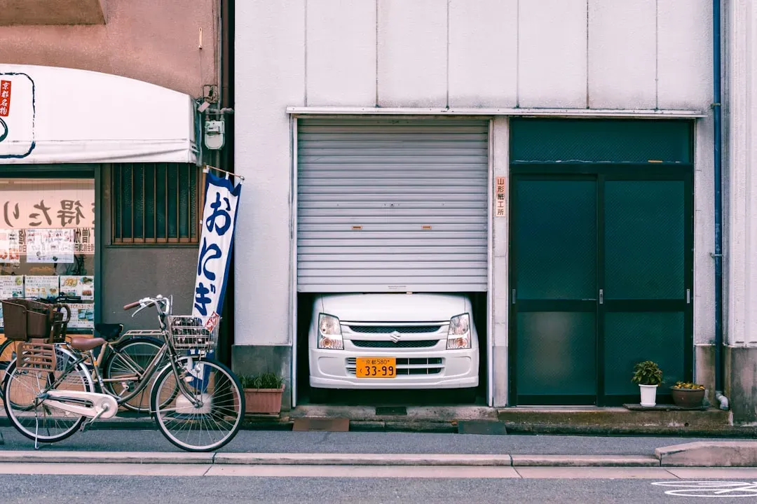 Small Garages in Big Houses (Image Credits: Unsplash)
