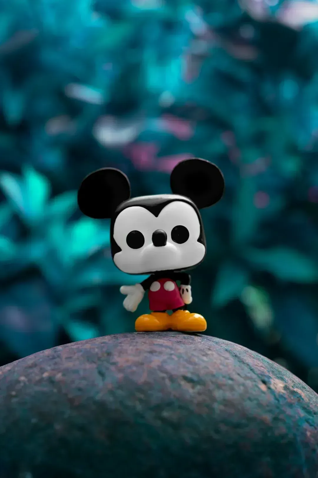 Disney Character Keychains from the 1990s (Image Credits: Unsplash)