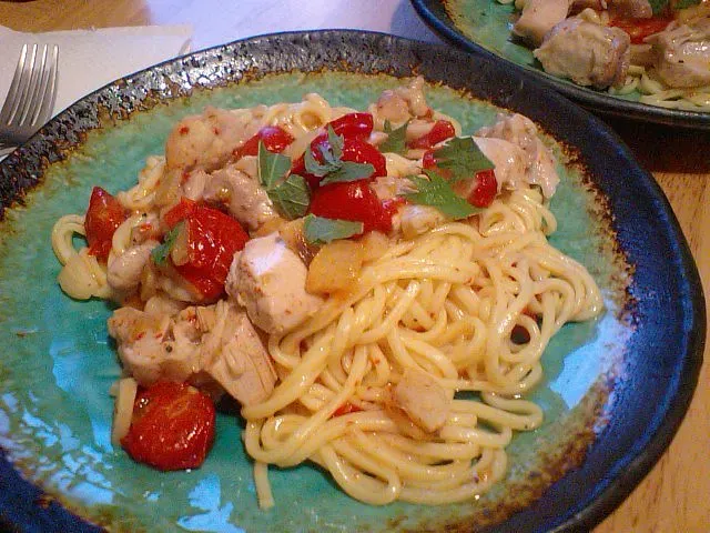 Finish With Something Bright and Something Aromatic (MShades, Flickr, CC BY 2.0)