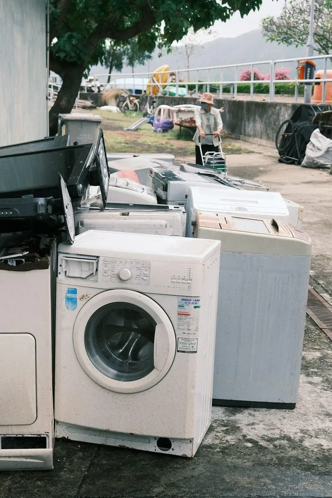 Appliances and Refrigerators (Image Credits: Unsplash)