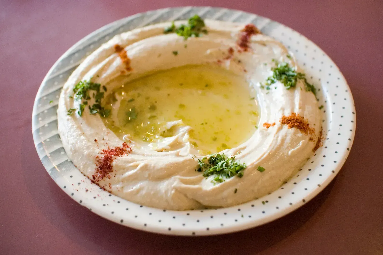 Hummus Offers Unexpected Creaminess (Image Credits: By Paul Goyette, CC BY-SA 2.0, https://commons.wikimedia.org/w/index.php?curid=1149164)