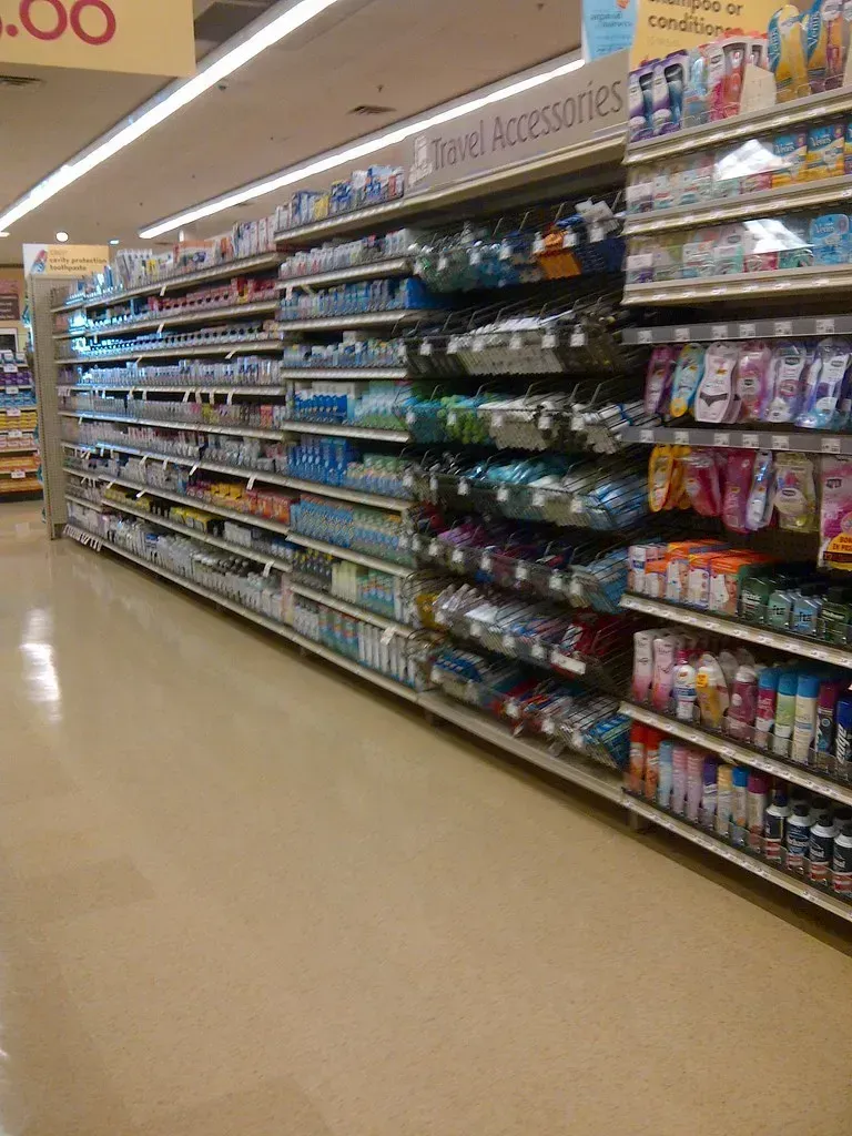 2. BI-LO: A Southern Staple That Slowly Faded Away (Image Credits: Flickr)