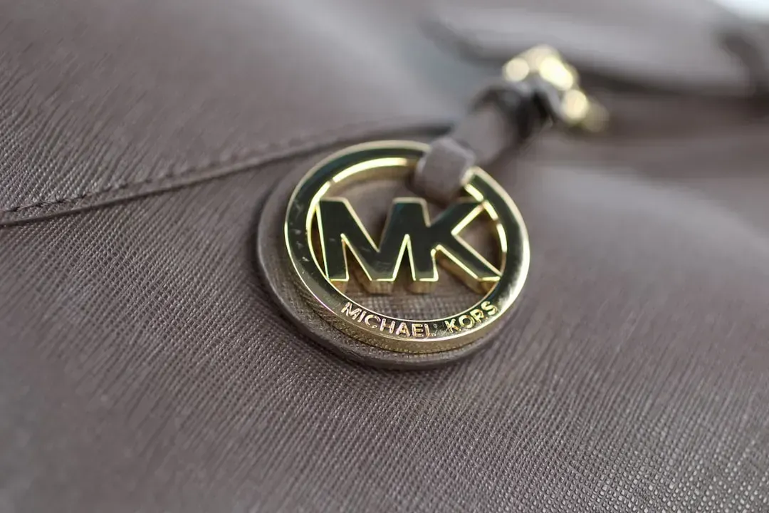 5. Michael Kors: The Aspirational Brand With a Flash-Sale Problem (Image Credits: Unsplash)