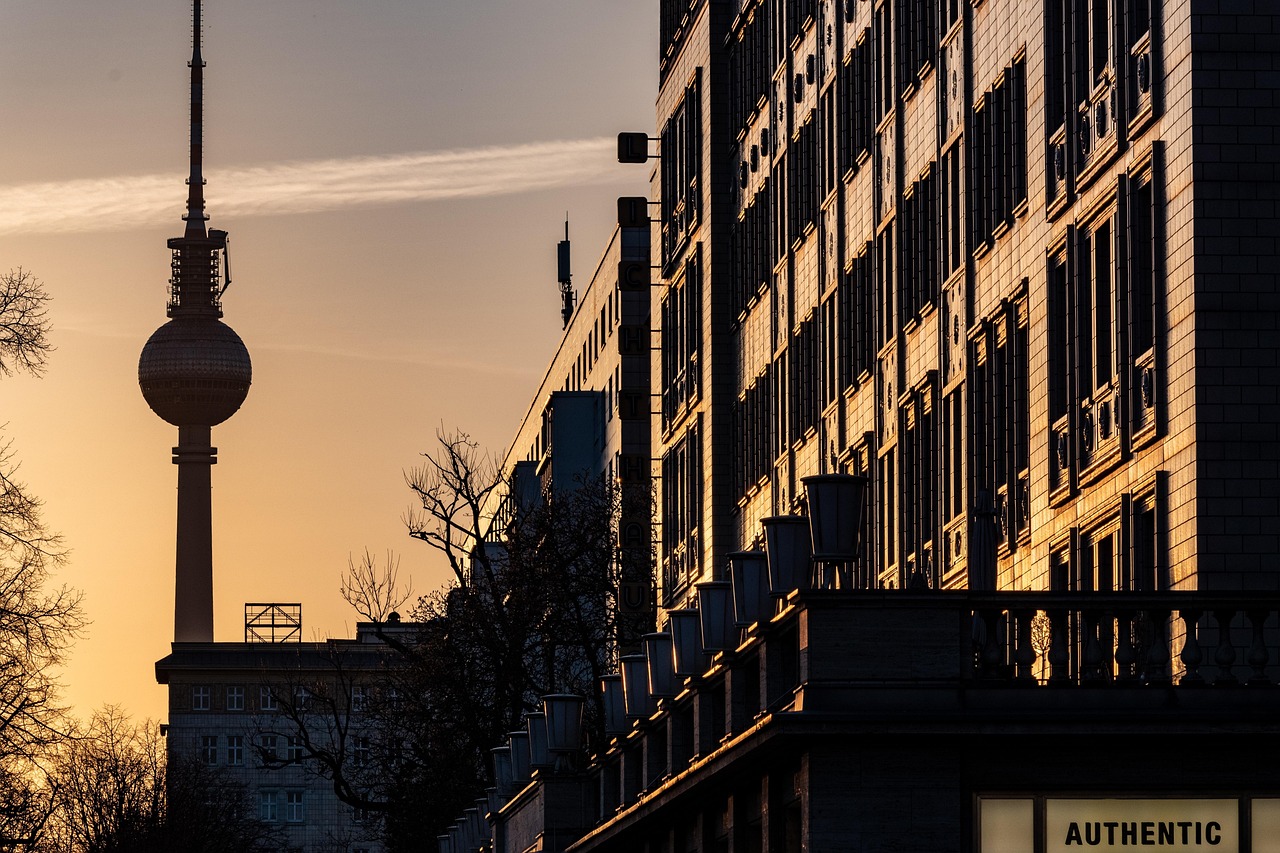 The Economic Forces Behind Capital City Costs (image credits: pixabay)