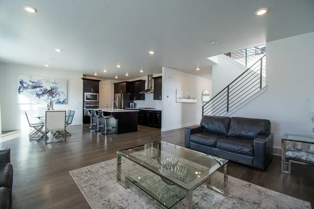 9. Extreme Open Floor Plans: Too Much of a Good Thing (Image Credits: Pixabay)