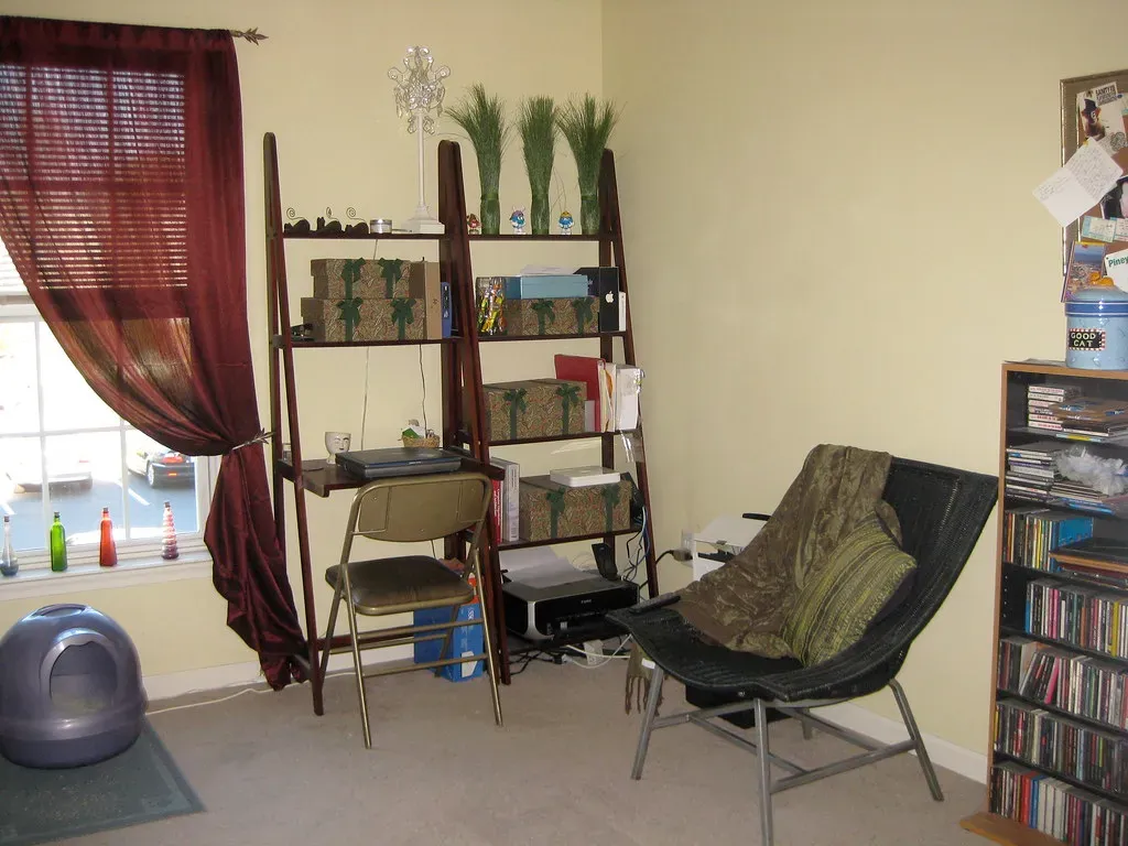 They Declutter Ruthlessly and Regularly (Image Credits: Flickr)