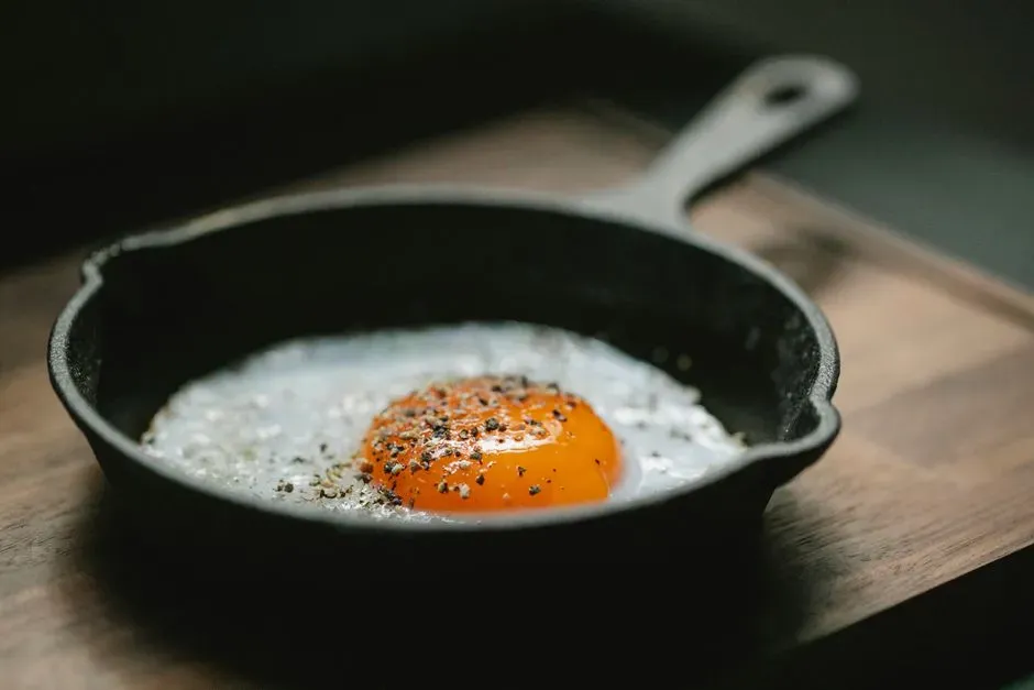 Vegetable and egg skillet hash (Image Credits: Pexels)