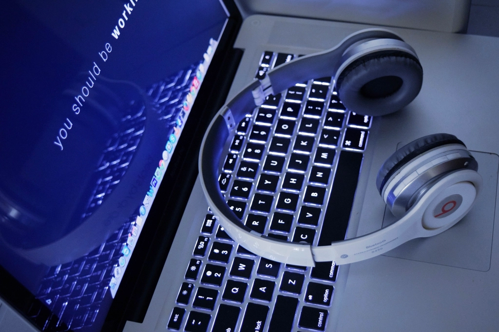 Modern Applications in Digital Innovation (image credits: rawpixel)