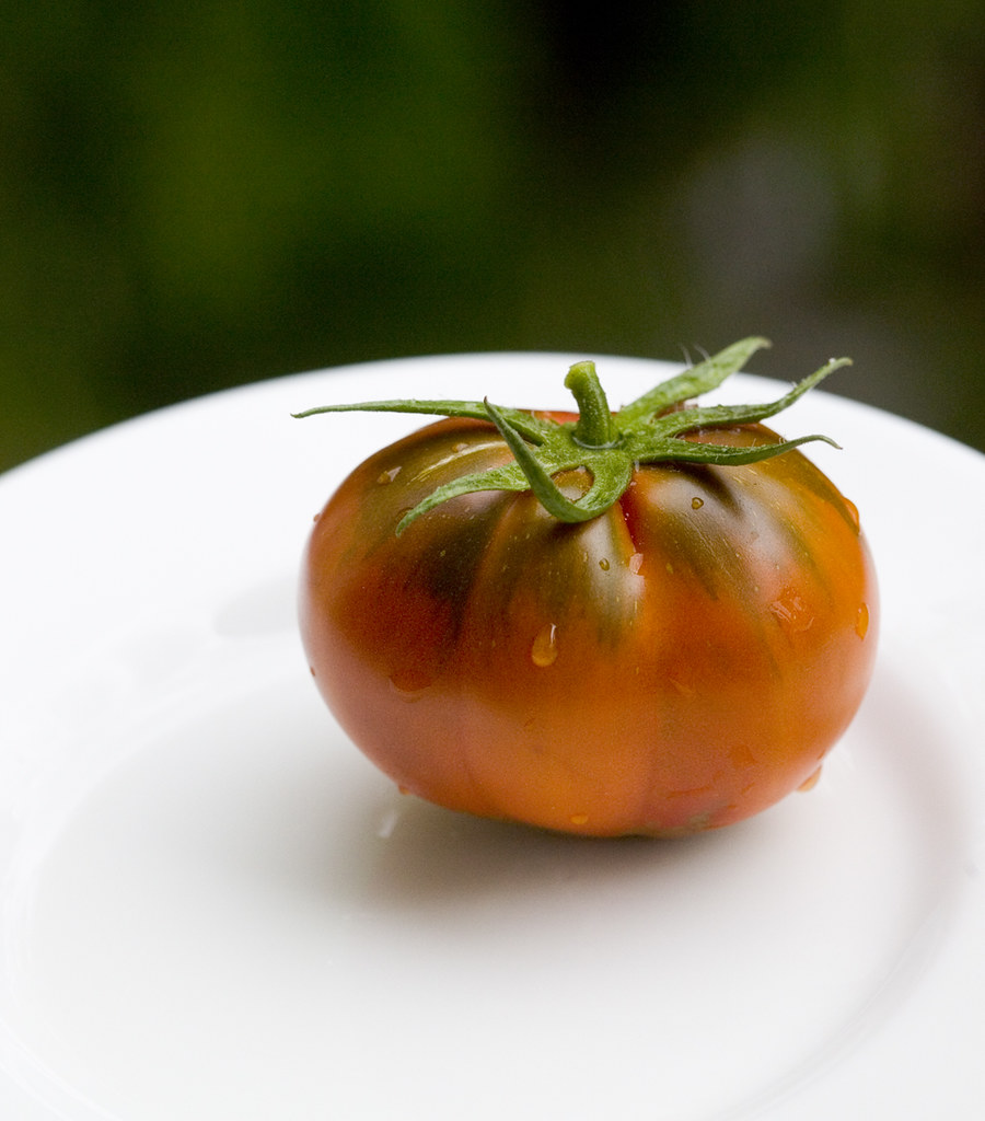 Brandywine Tomatoes: The Flavor and Nutrition Legend (Image Credits: Flickr)