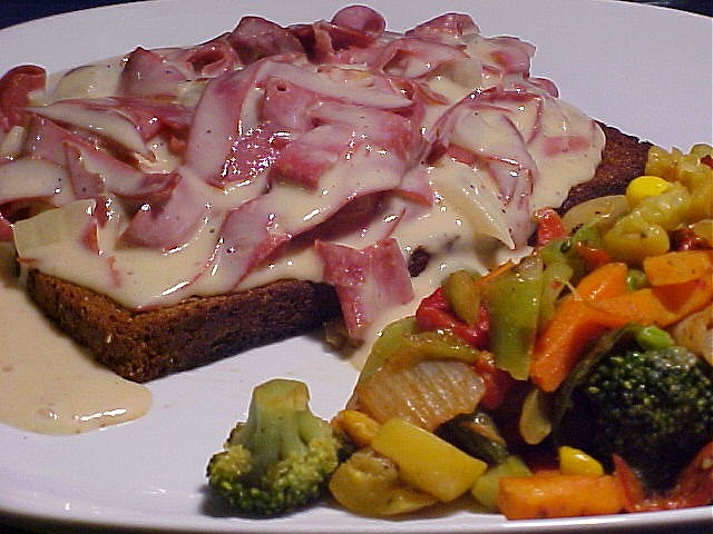 Chipped Beef on Toast (Image Credits: Flickr)