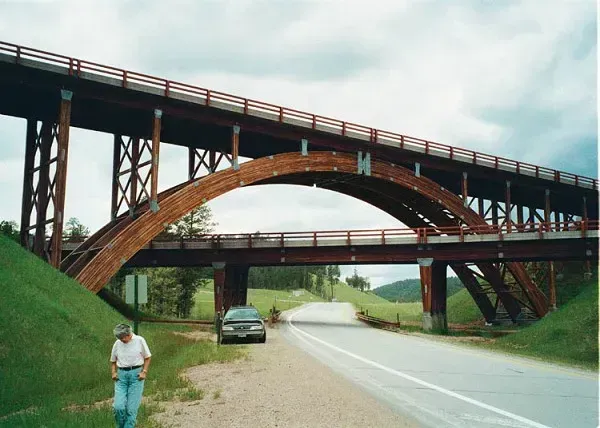 Bridges in Iowa and South Dakota: Rural Danger Zones (Image Credits: By Robert Cortright, Attribution, https://commons.wikimedia.org/w/index.php?curid=9780560)