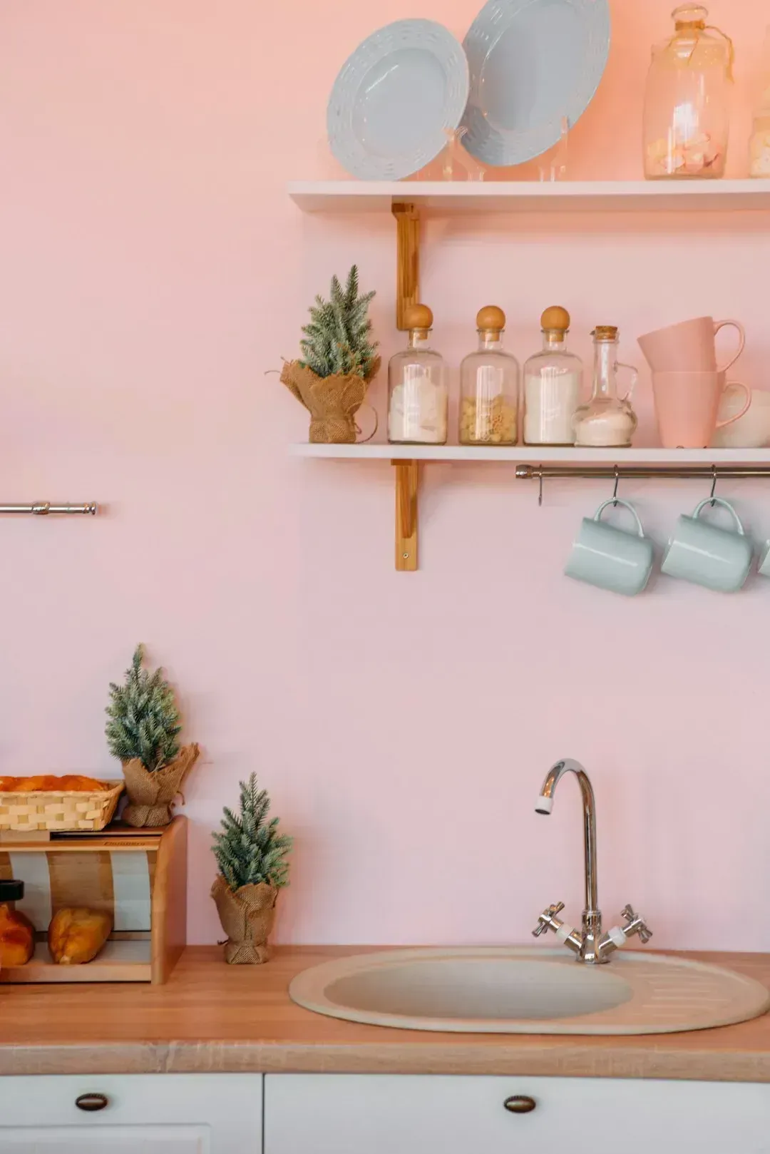 All-White Kitchens Are Falling From Grace (Image Credits: Unsplash)