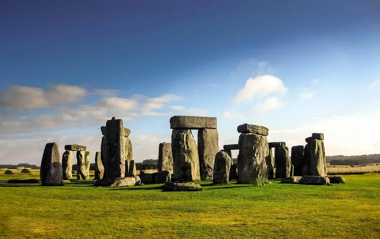 Stonehenge, England (Image Credits: Pixabay)