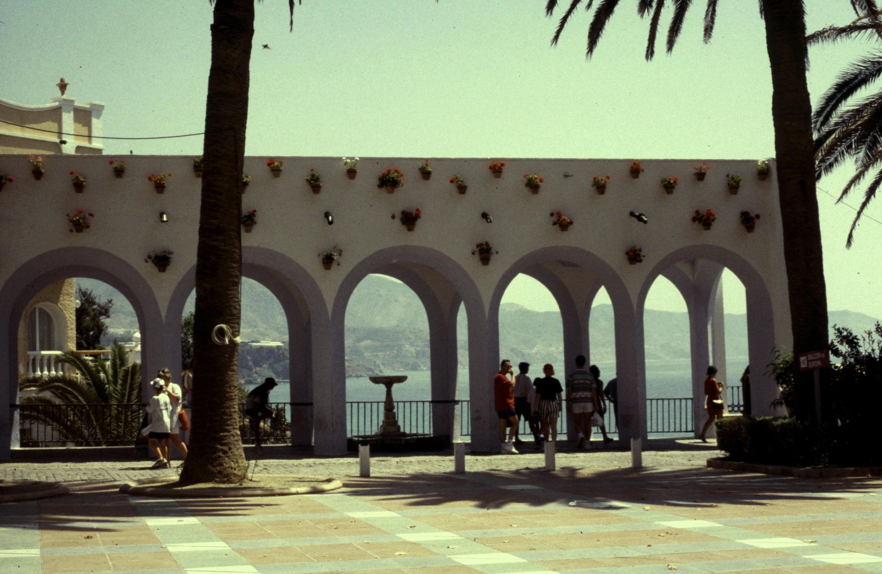 Nerja: Authentic Andalusian Coastal Living (image credits: By rene boulay, CC BY-SA 3.0, https://commons.wikimedia.org/w/index.php?curid=59147516)