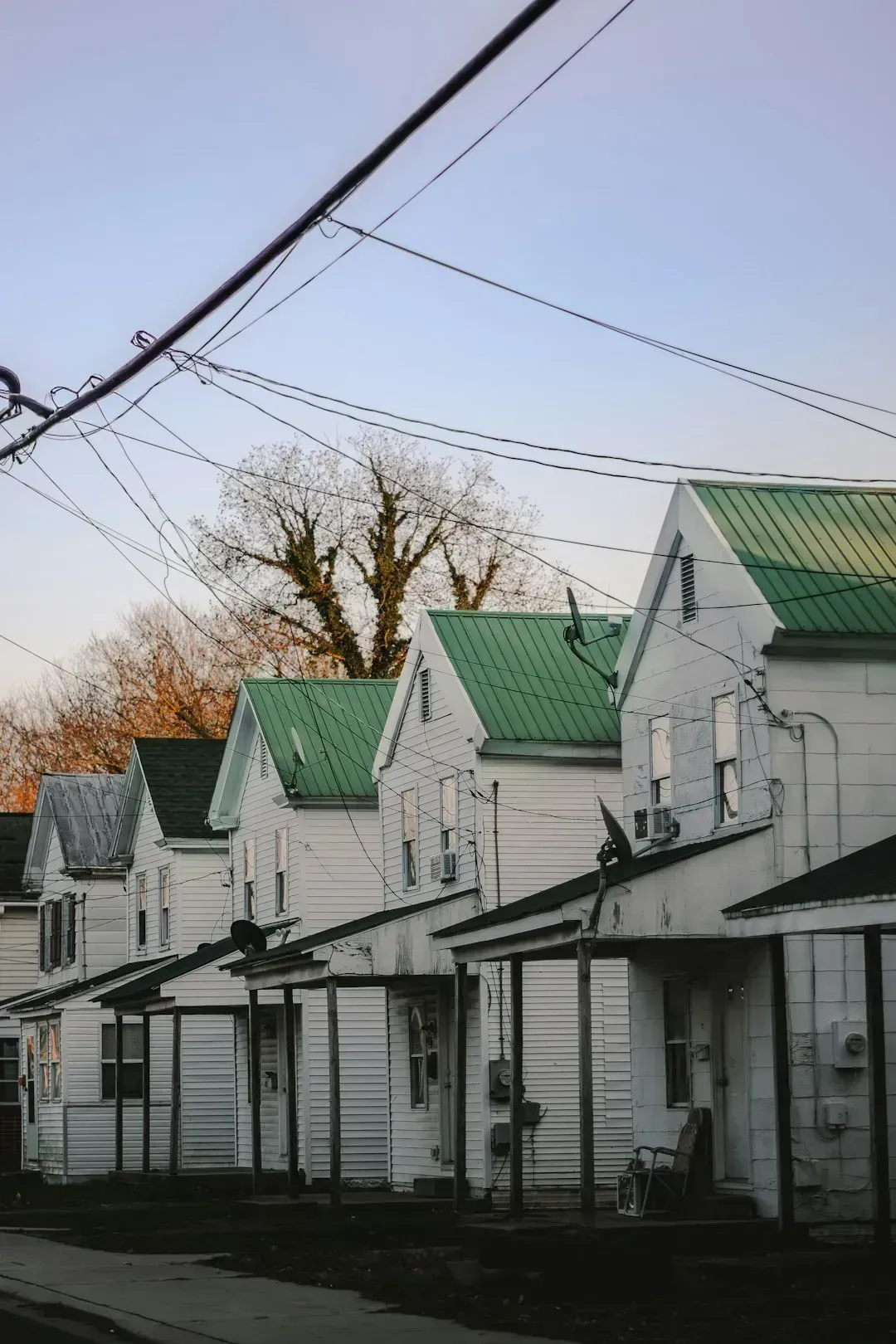 Middle-Income Buyers Face The Steepest Market Barriers (Image Credits: Unsplash)