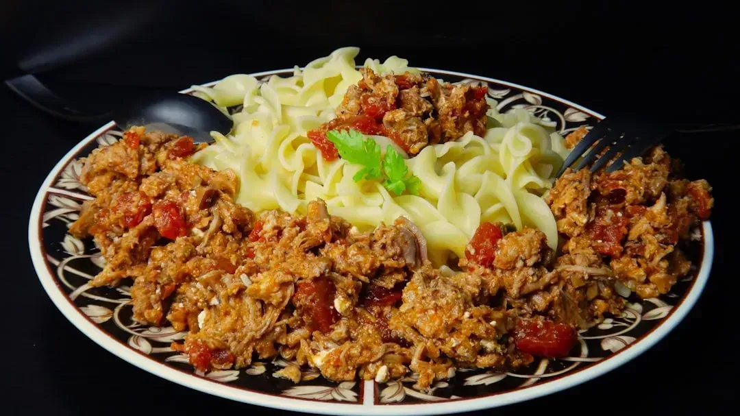 16. Ground Beef and Gravy Over Rice (Image Credits: Unsplash)