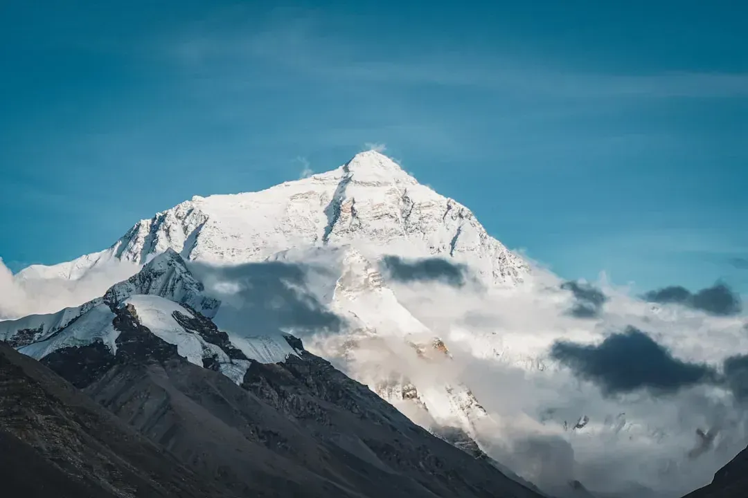 Mount Everest, Nepal (Image Credits: Unsplash)