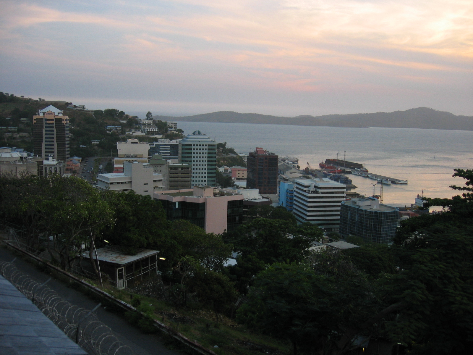 Port Moresby, Papua New Guinea: The Urban Jungle (Image Credits: By Mschlauch, Public domain, https://commons.wikimedia.org/w/index.php?curid=2185410)