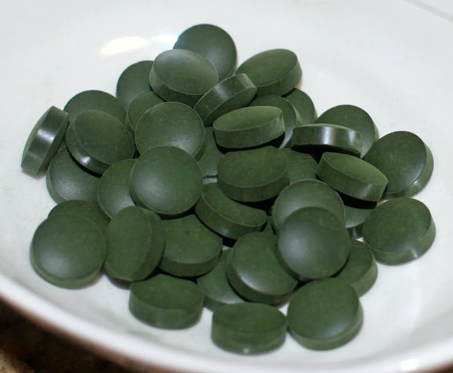 The Spirulina Scandal and Plant-Based B12 Deception (Image Credits: Wikimedia)