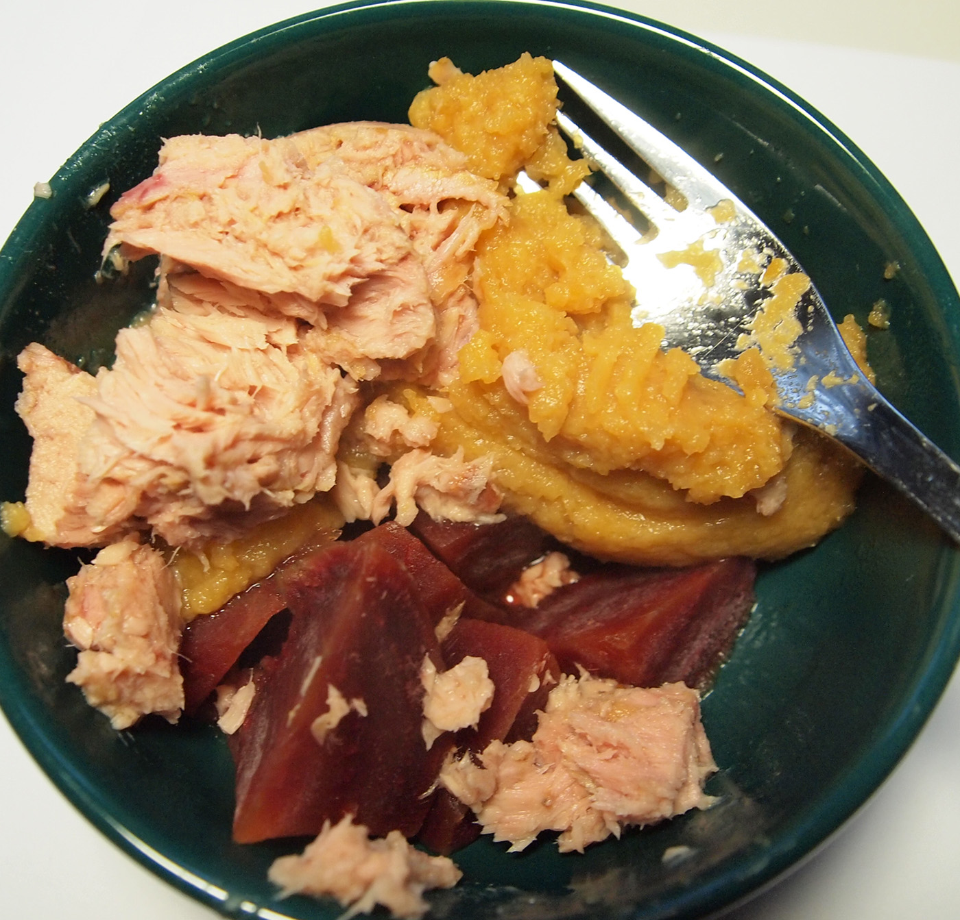 Tuna Noodle Casserole - The Ultimate Comfort Food (image credits: wikimedia)