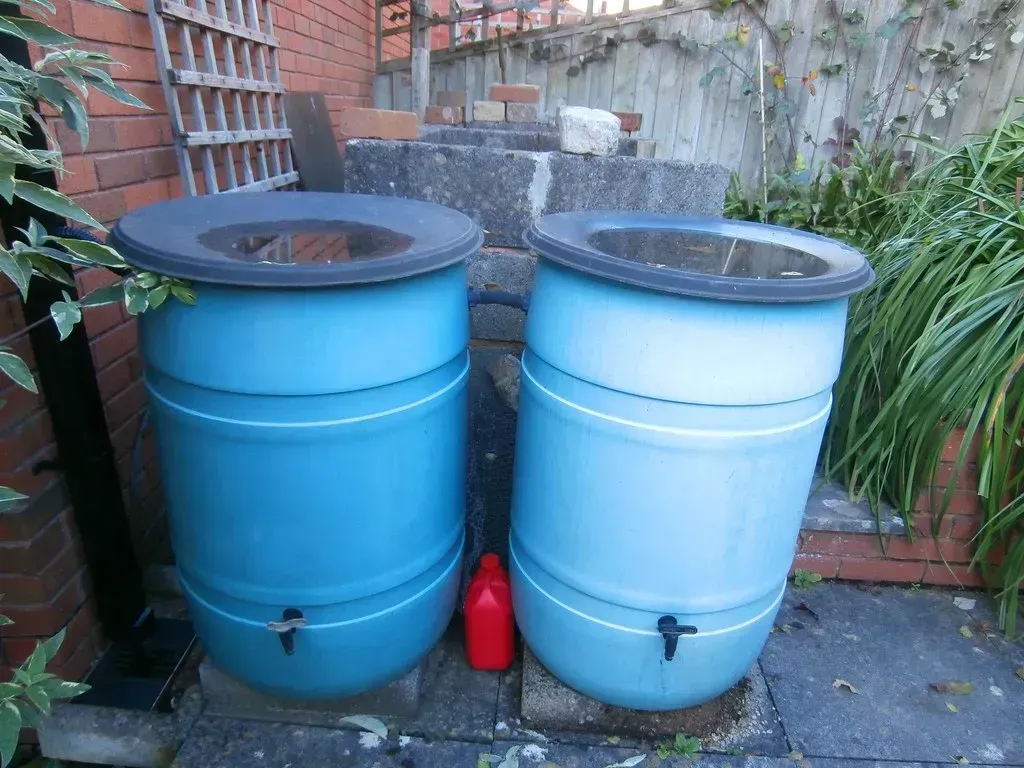 Colorado's Rain Barrel Restrictions Show How Old Water Laws Still Control Your Property (Image Credits: Flickr)