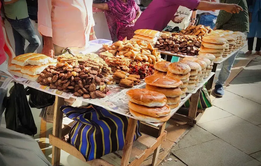 The Bakery Smell Is a Calculated Emotional Trap (Image Credits: Wikimedia)