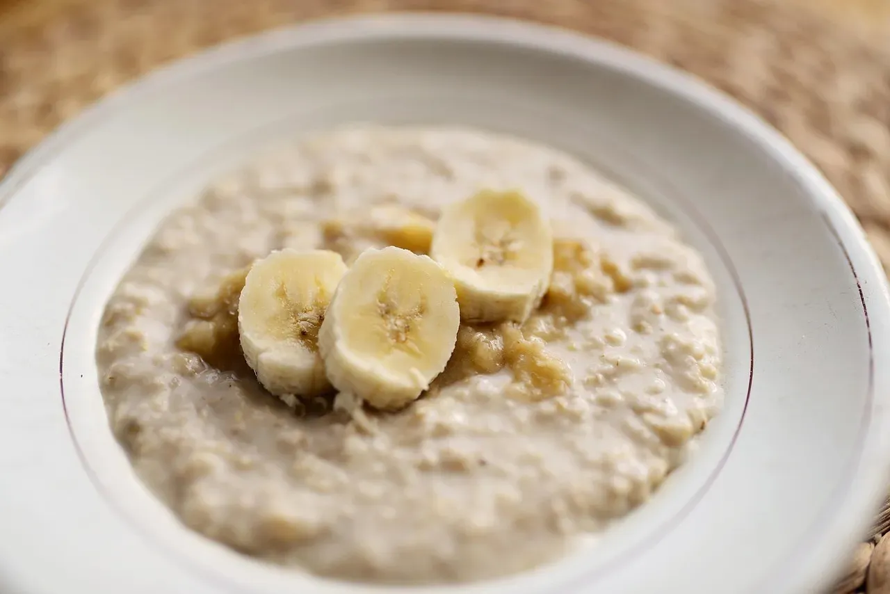 Plum Porridge (Not What You Think) (Image Credits: Pixabay)