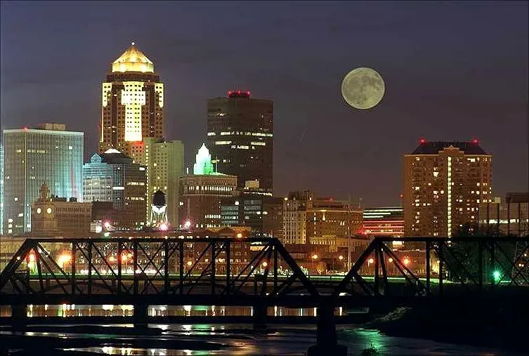 Des Moines, Iowa (Image Credits: Wikimedia)