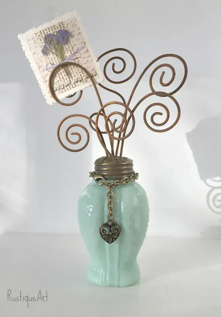 2. Vintage Fire King Jadeite Collections (Image Credits: Flickr)