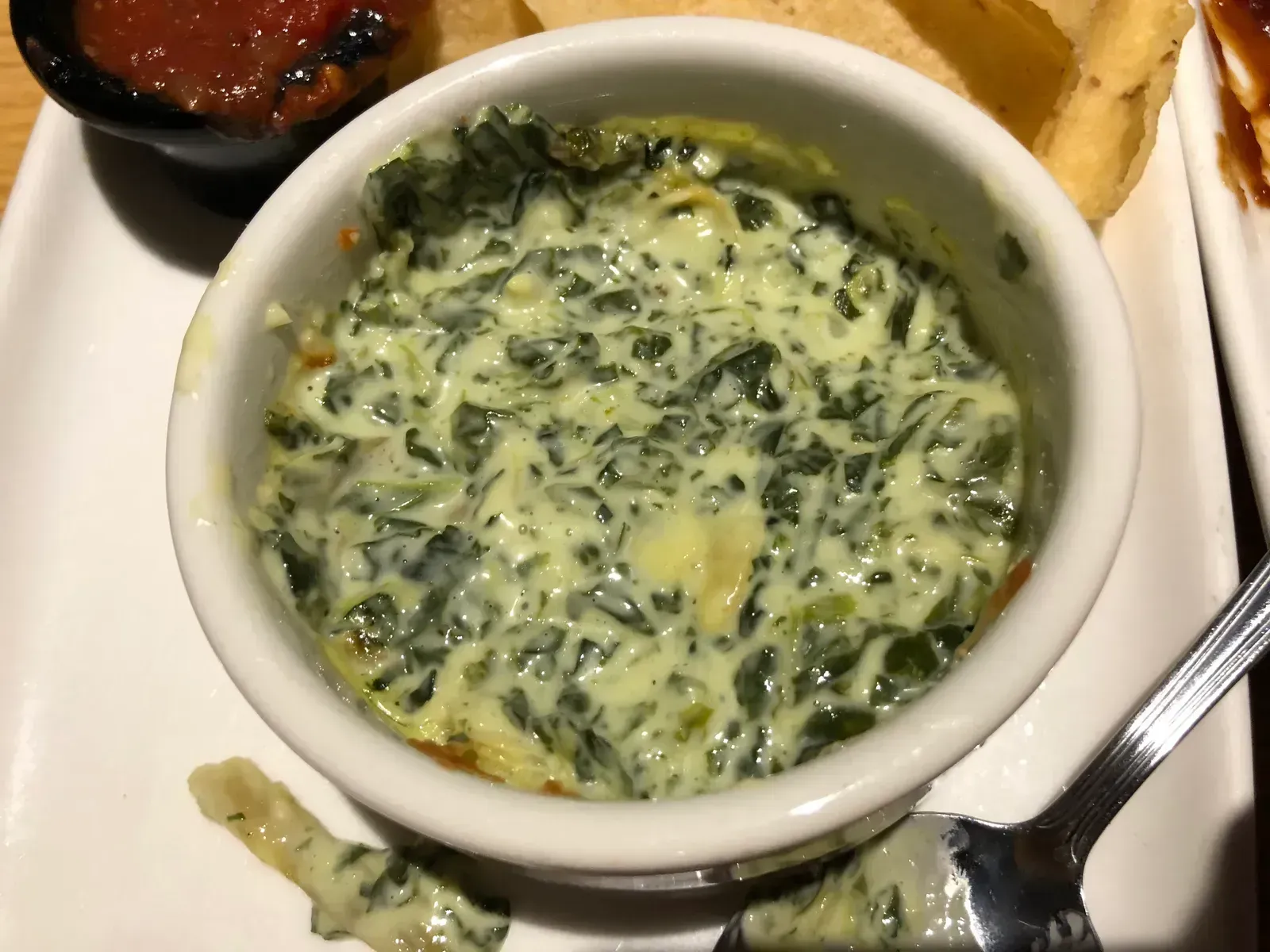 2. Applebee's Spinach and Artichoke Dip: The Dip That Doesn't Dip Right (By Famartin, CC BY-SA 4.0)