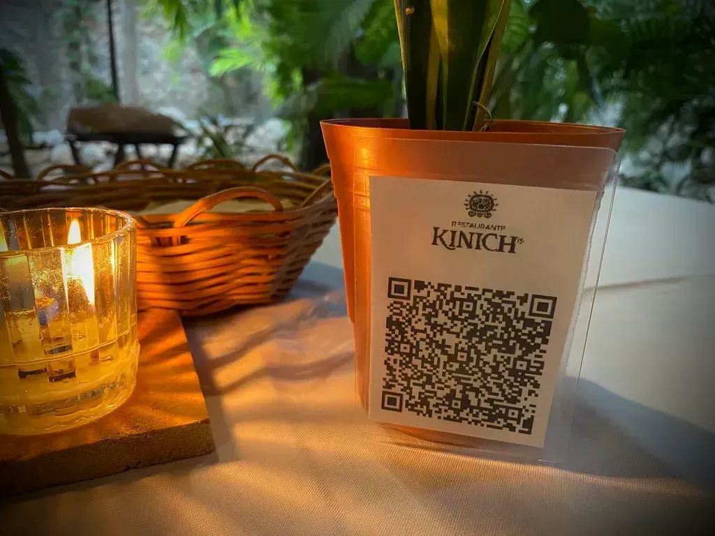 How QR Code Menus Took Over the Dining Room (Sharon Hahn Darlin, Flickr, CC BY 2.0)