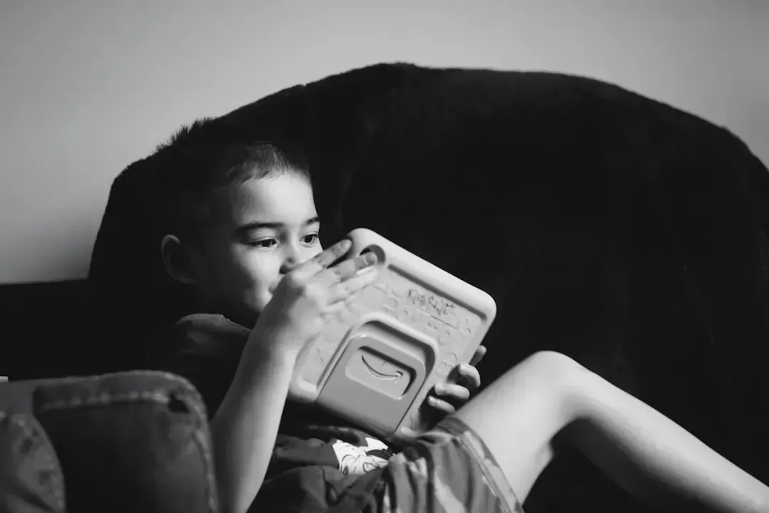 2. Unlimited Screen Time: The Invisible Danger in Every Home (Image Credits: Unsplash)