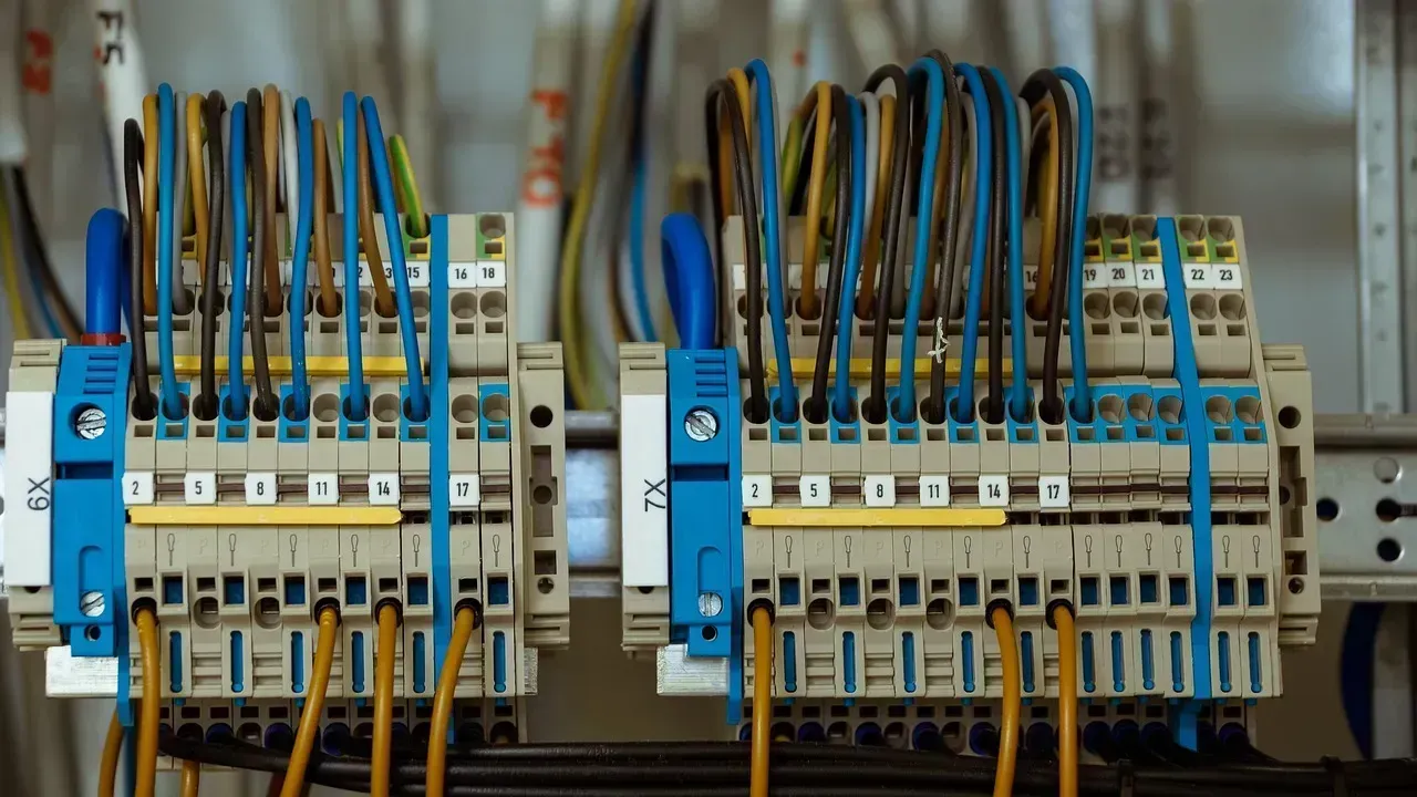Switch Boxes Missing Neutral Wires (Image Credits: Pixabay)