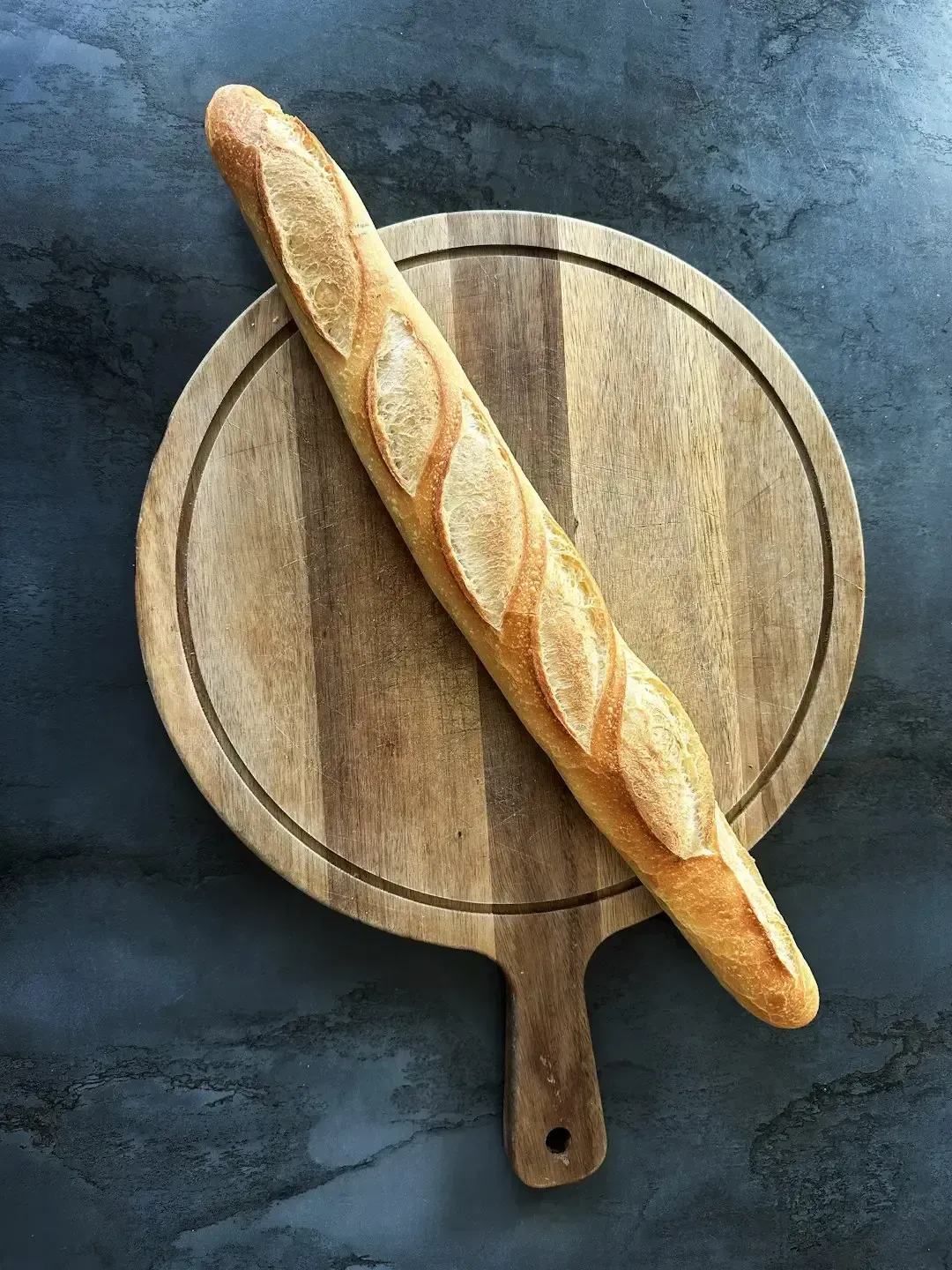 The Breadsticks Aren't Really Unlimited Until You Order (Image Credits: Unsplash)