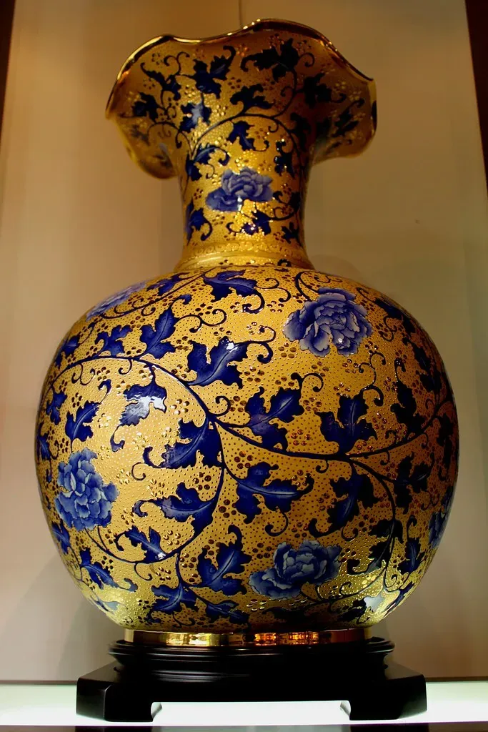 6. Tiffany & Co. "Cirque Chinois" by Camille Le Tallec (Thank You (25 Millions ) views, Flickr, CC BY 2.0)