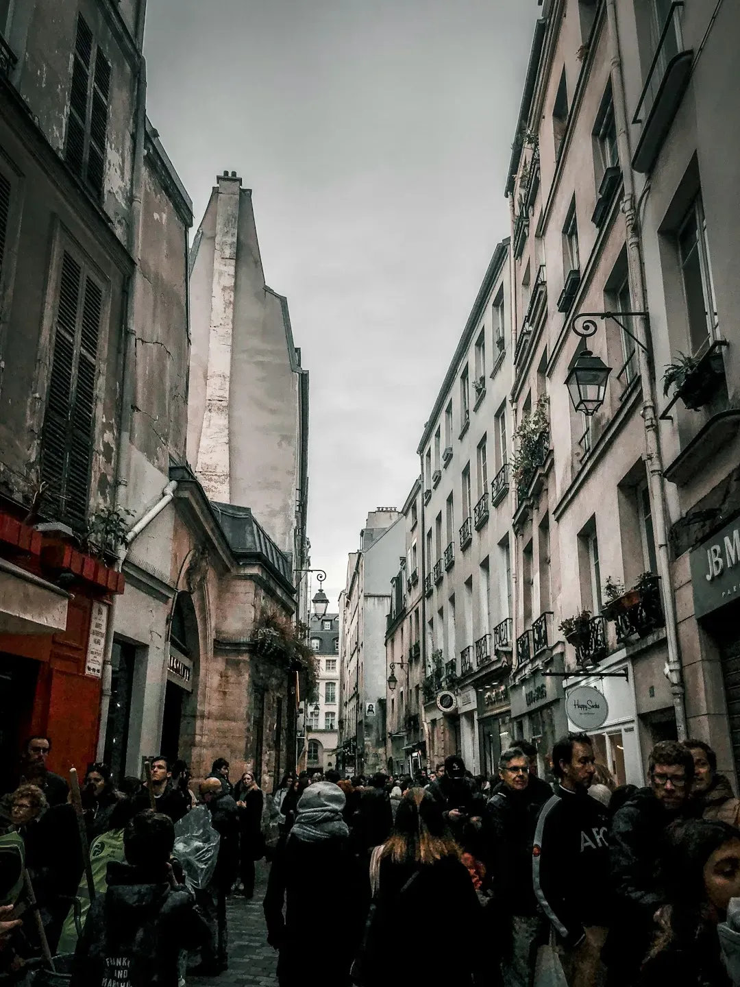 The Authentic Paris Experience Is Nearly Impossible Now (Image Credits: Unsplash)