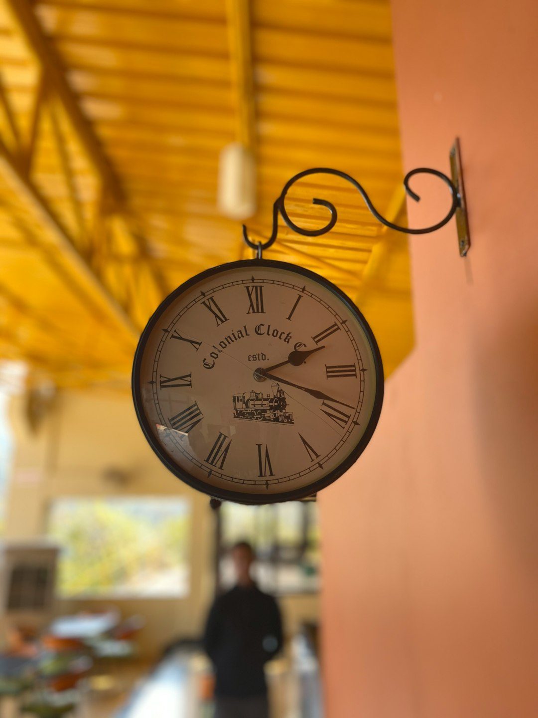 Timing Orchestration Between Kitchen and Service (Image Credits: Unsplash)
