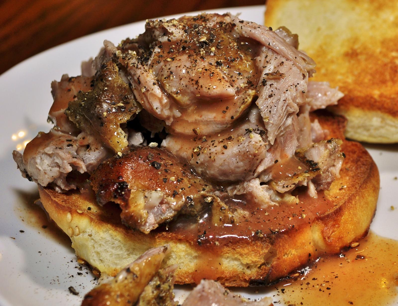 Smoky Pulled Pork Sandwiches (image credits: wikimedia)