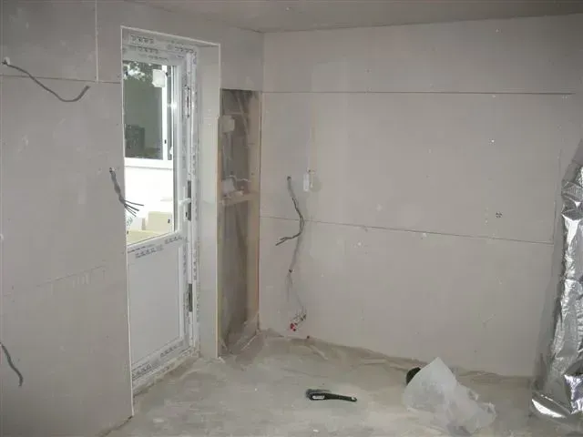 5. Converted Garages: Parking Over Perks (Image Credits: Flickr)