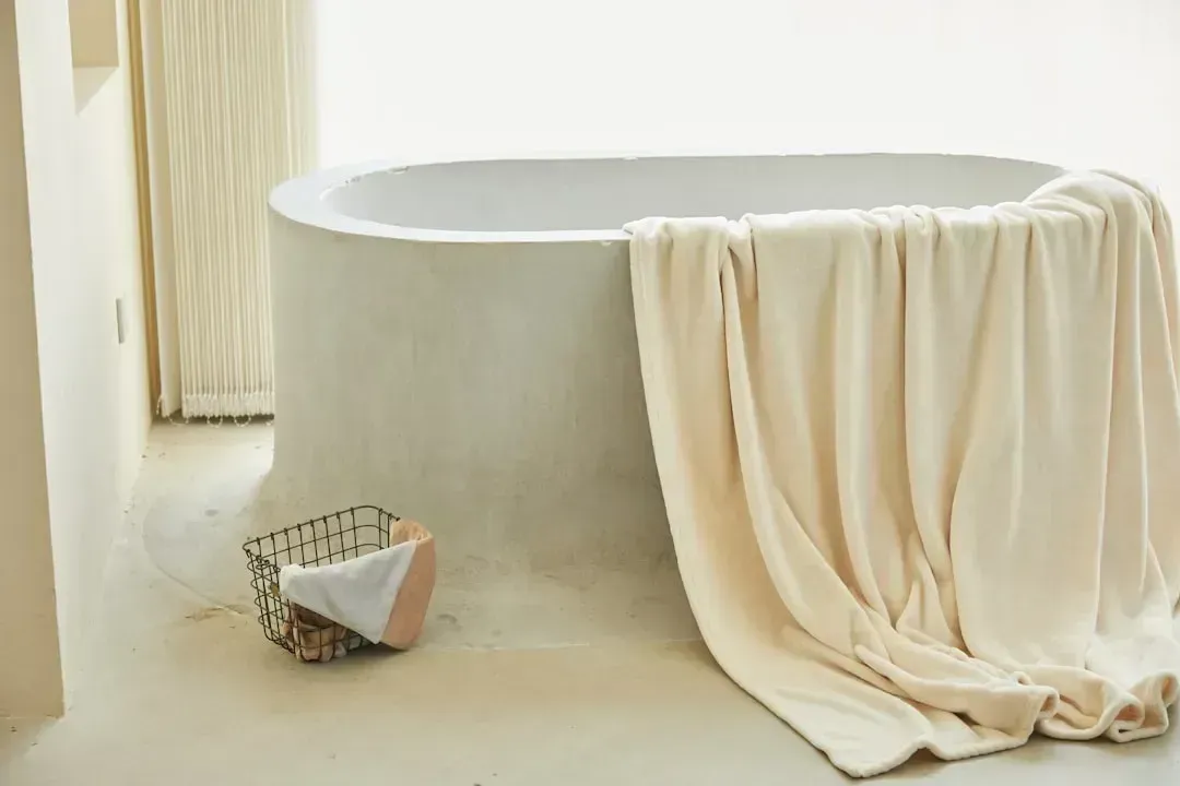 Oversized Jacuzzi Tubs (Image Credits: Unsplash)
