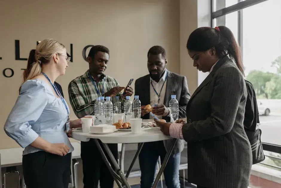 8. They Surround Themselves With the Right People (Image Credits: Pexels)