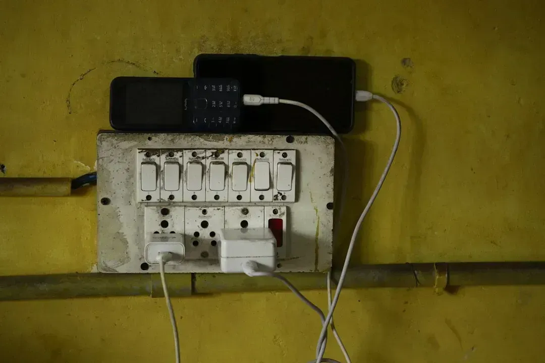 7. Ungrounded Outlets in Older Homes Swapped for Three-Slot Receptacles (Image Credits: Unsplash)