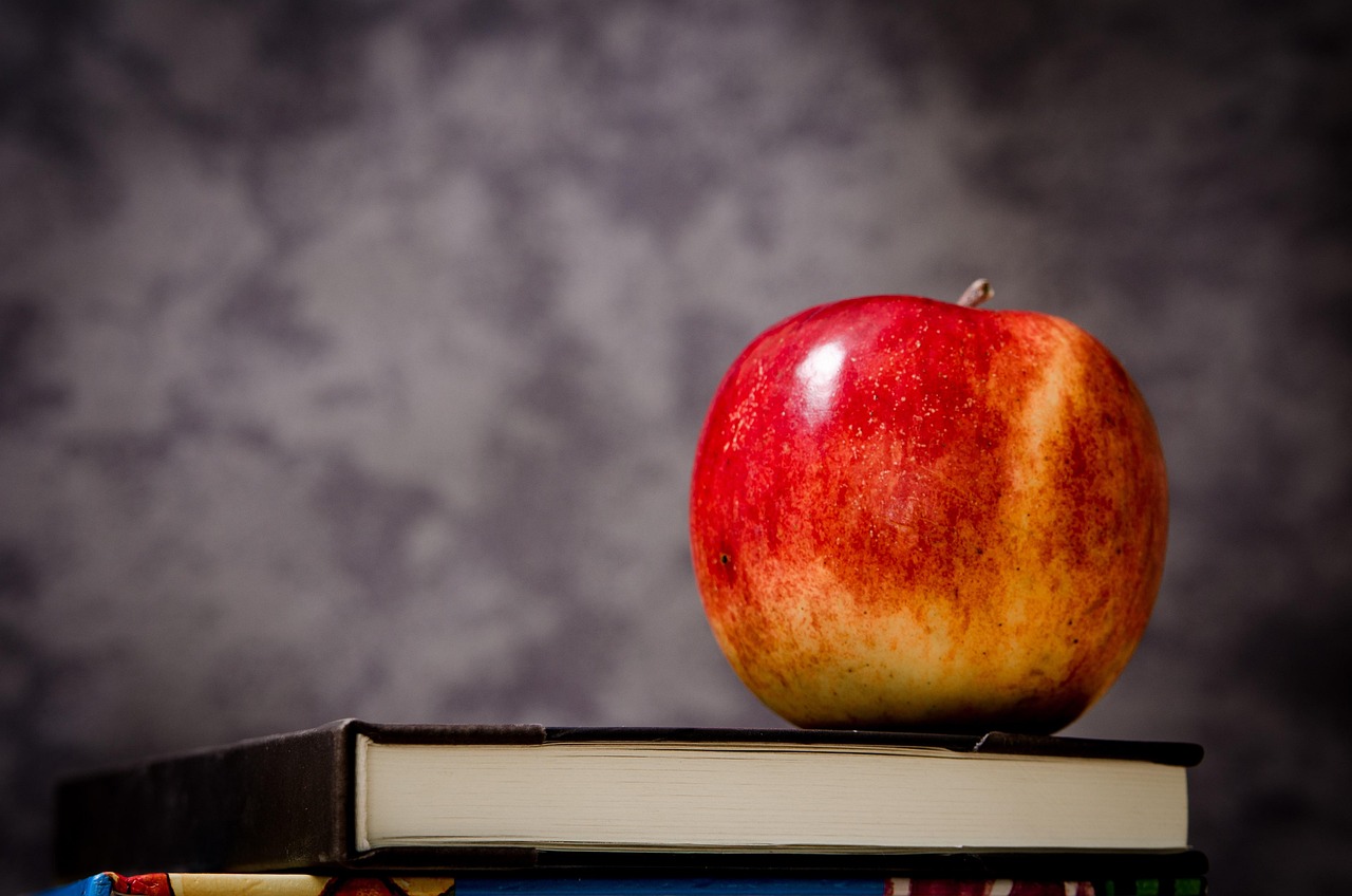 Educational Levels Strongly Predict Fruit Consumption (Image Credits: Pixabay)