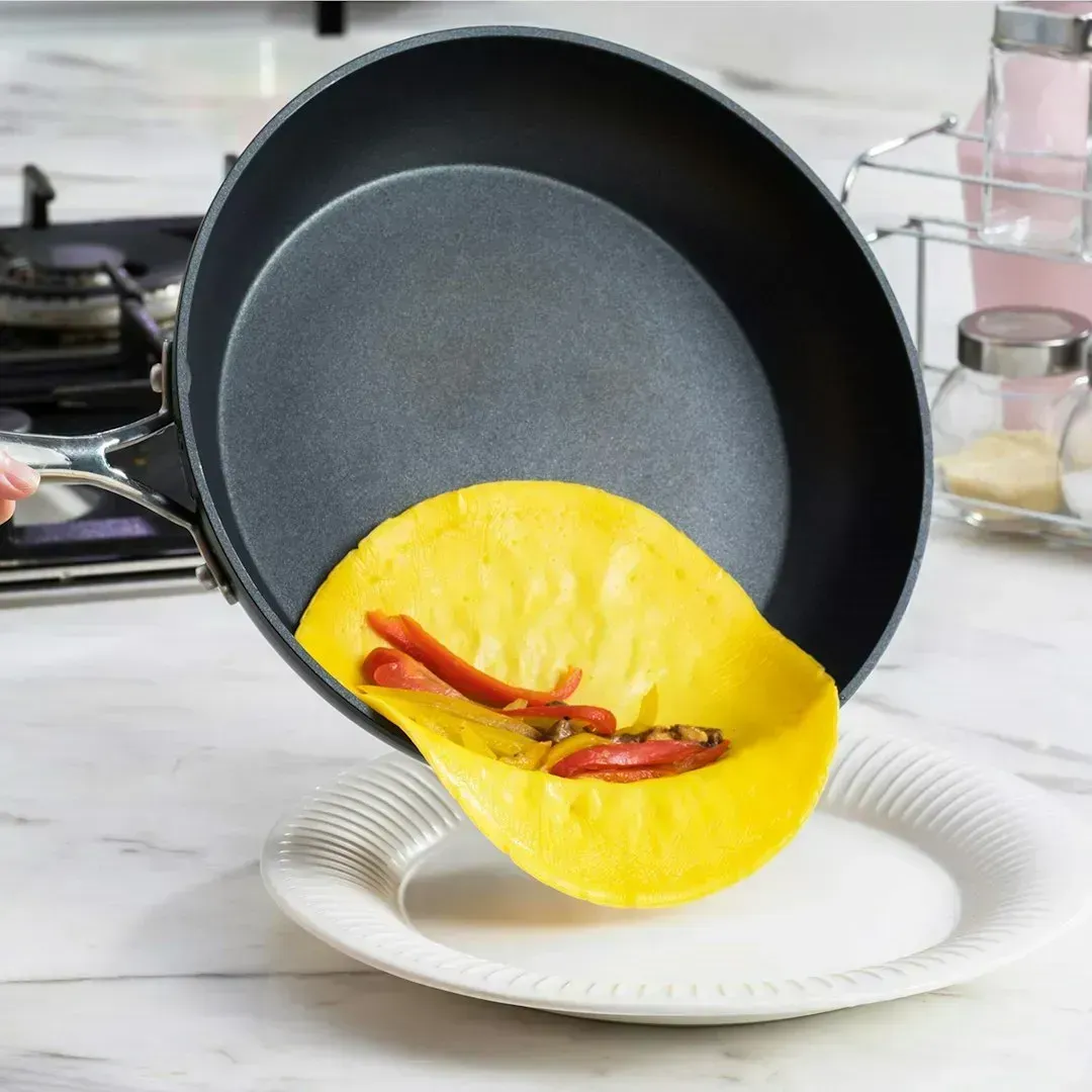 Non-Stick Cookware (Image Credits: Unsplash)